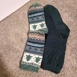 NWOT AE Two Pairs of Crew Socks